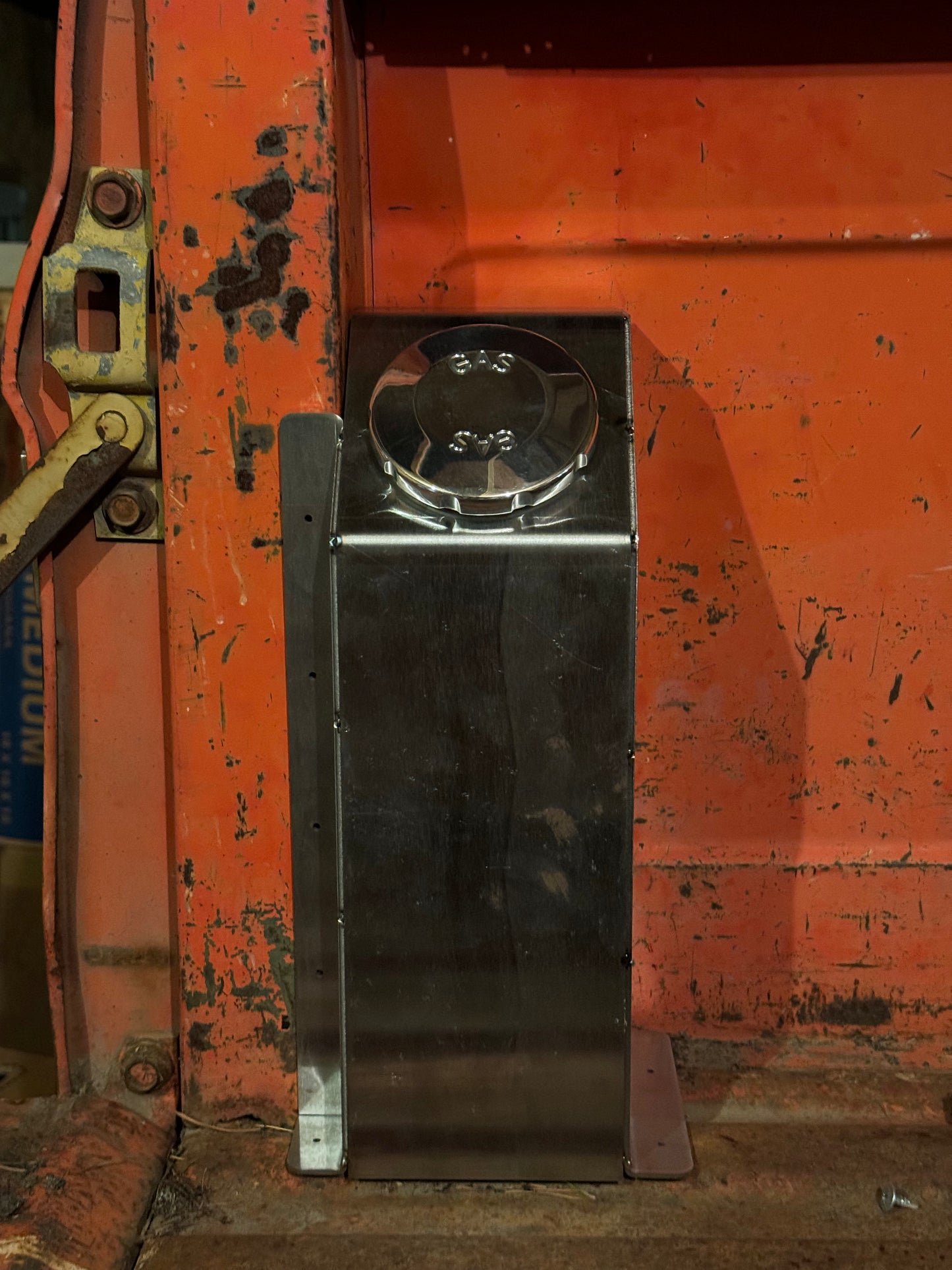 In-Bed Fuel Fill - C10 (67-72)